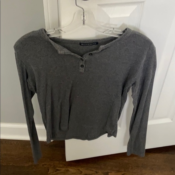 BRANDY LONG SLEEVE - Picture 1 of 2